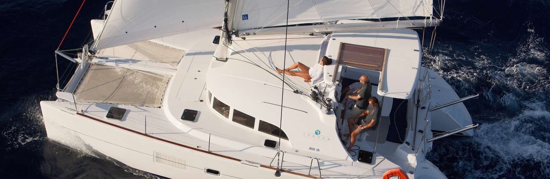 Catamaran Lagoon 380