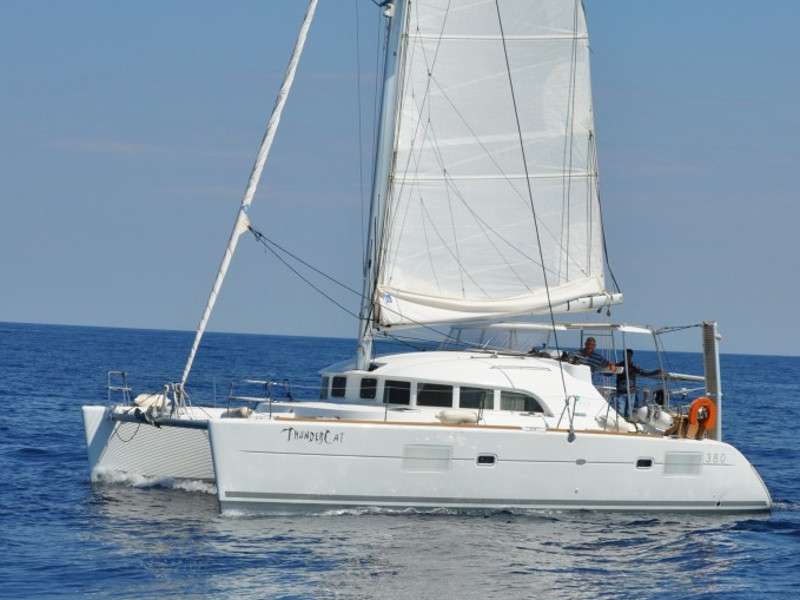 Catamaran Lagoon 380