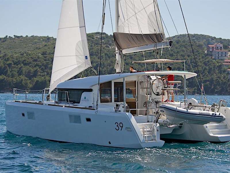 Catamaran Lagoon 39