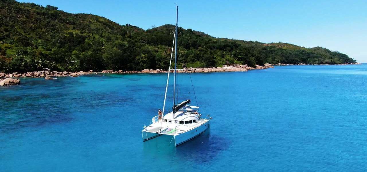 Katamaran Lagoon 40