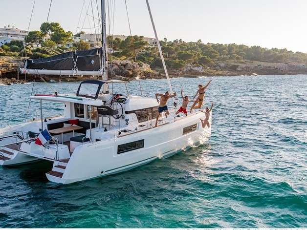 Катамаран Lagoon 40