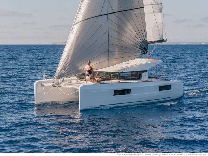 Katamaran Lagoon 40