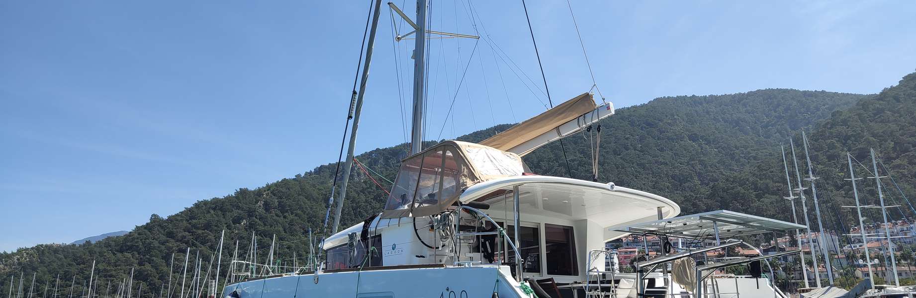 Catamarano Lagoon 400