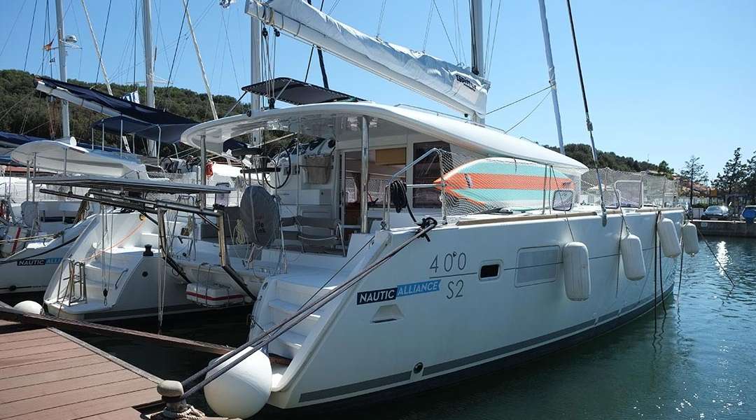 Katamaran Lagoon 400 S2