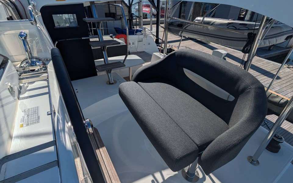 Catamaran Lagoon 42