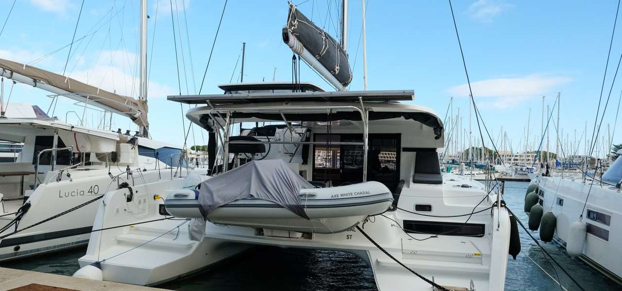 Catamarano Lagoon 42