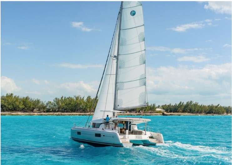 Catamarano Lagoon 42