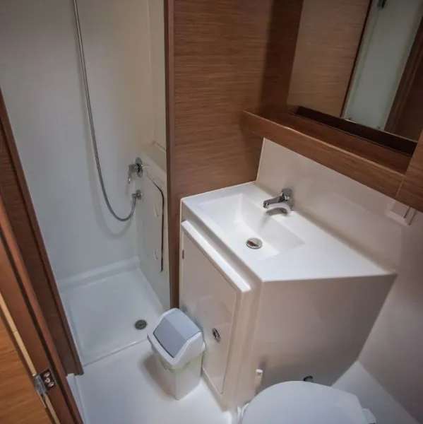 Catamarano Lagoon 42