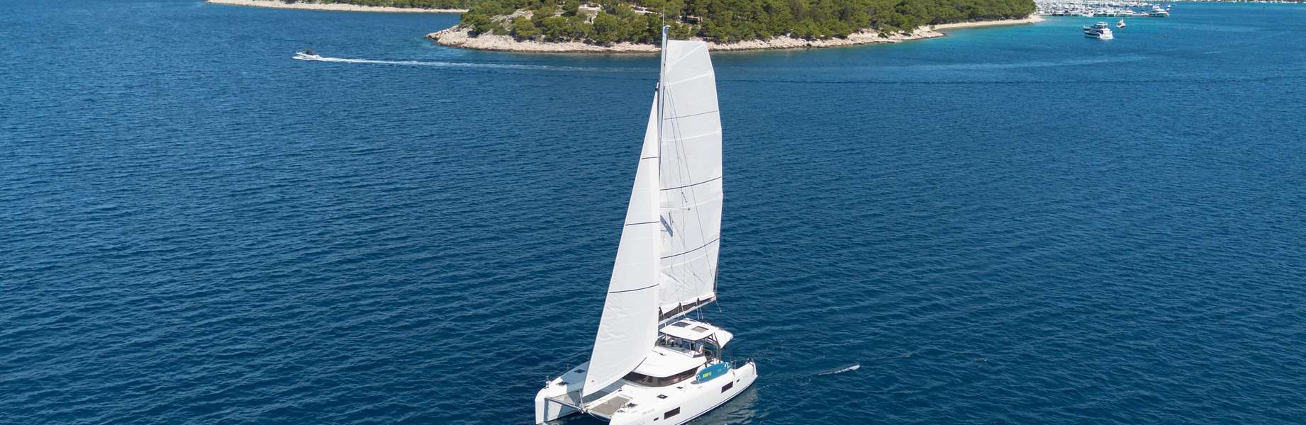 Катамаран Lagoon 42