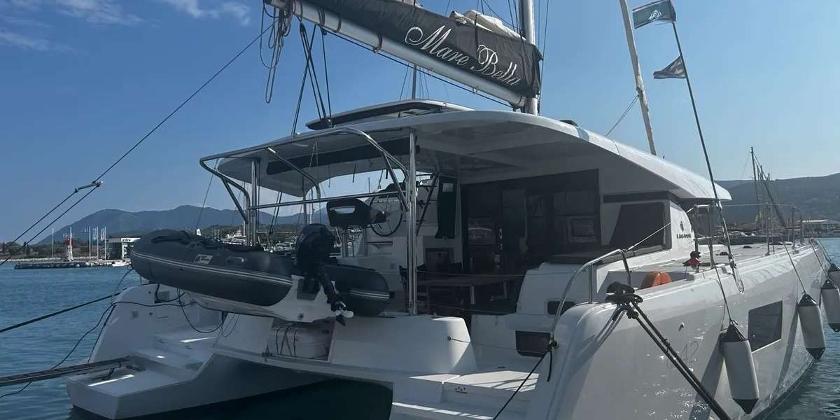 Катамаран Lagoon 42