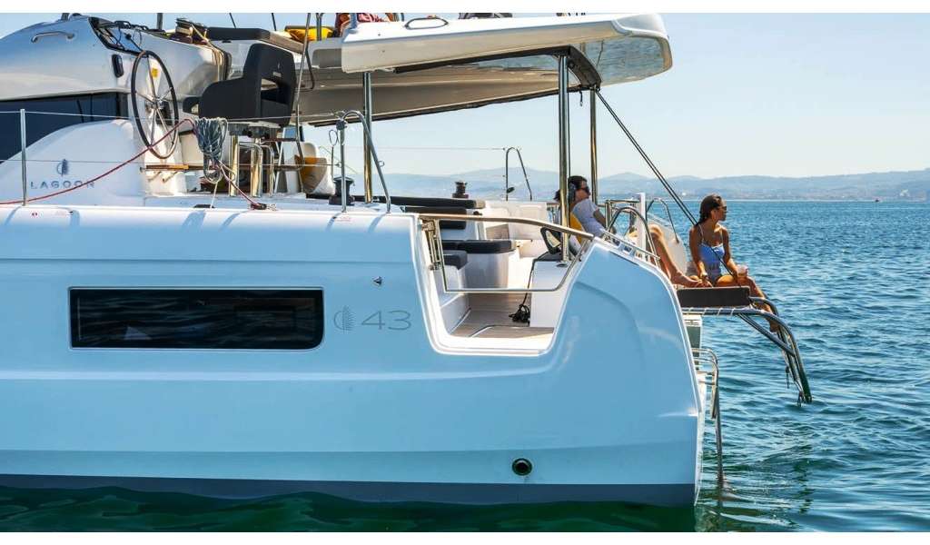Catamarano Lagoon 43