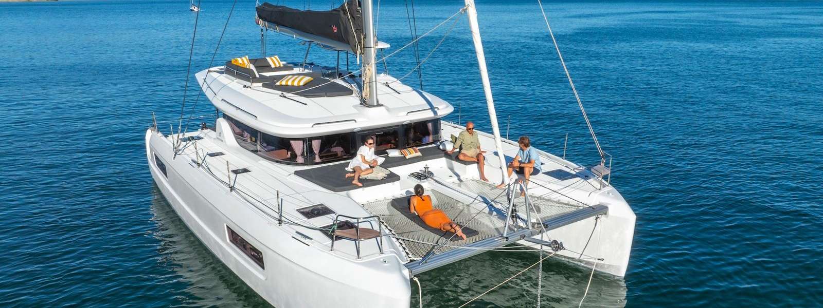 Catamarano Lagoon 43