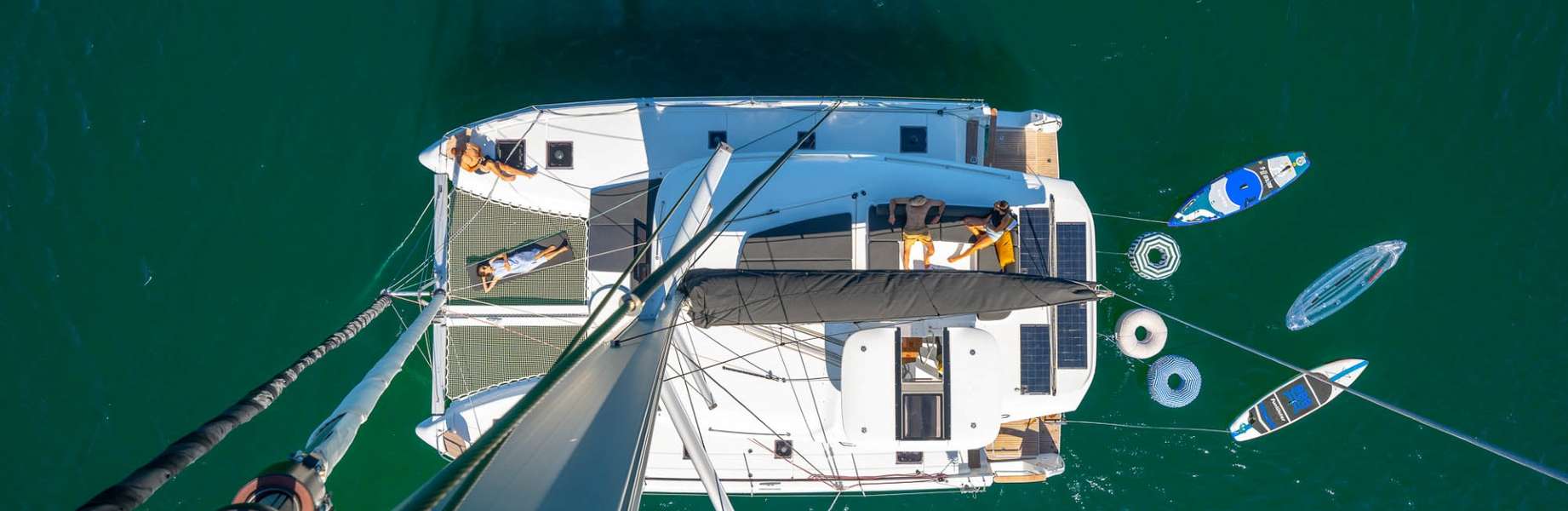 Catamarano Lagoon 43