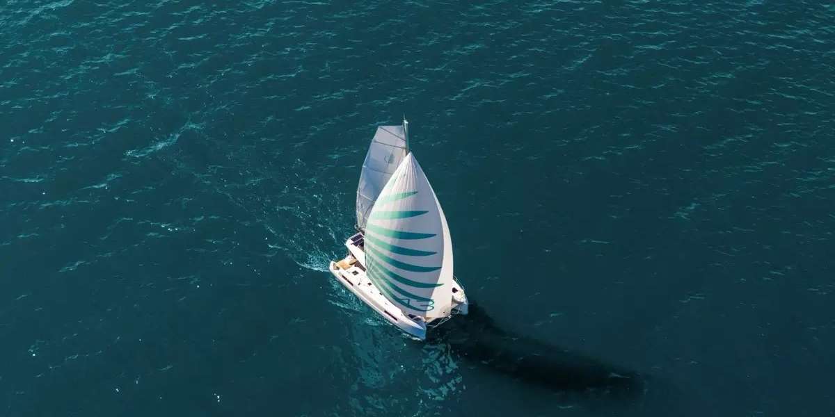 Catamarano Lagoon 43