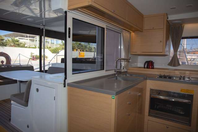 Catamaran Lagoon 450 SporTop