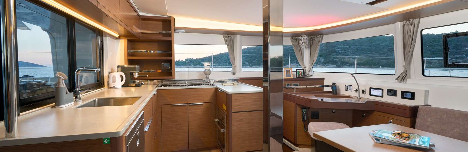 Catamarano Lagoon 46