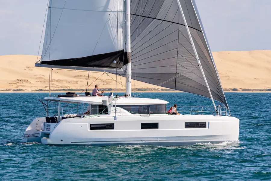 Катамаран Lagoon 46