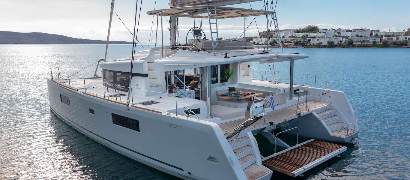 Catamaran Lagoon 52 Fly