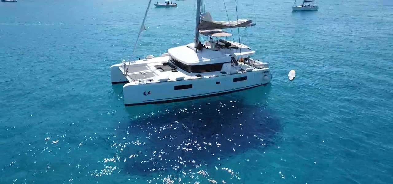 Catamaran Lagoon 52 Fly