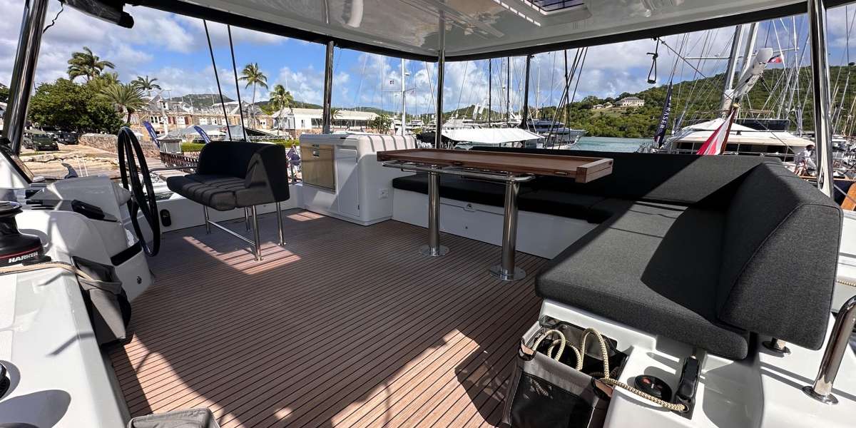 Catamaran Lagoon 55