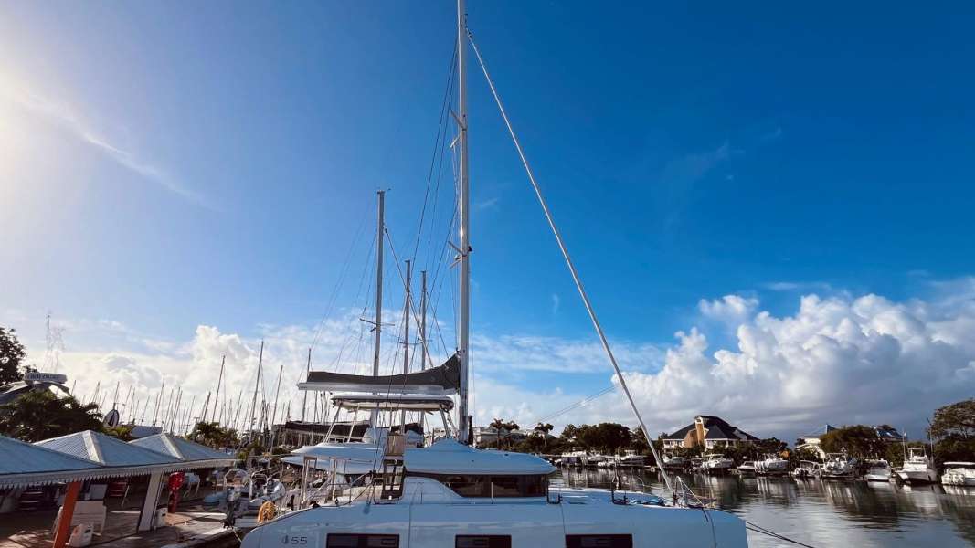 Katamaran Lagoon 55