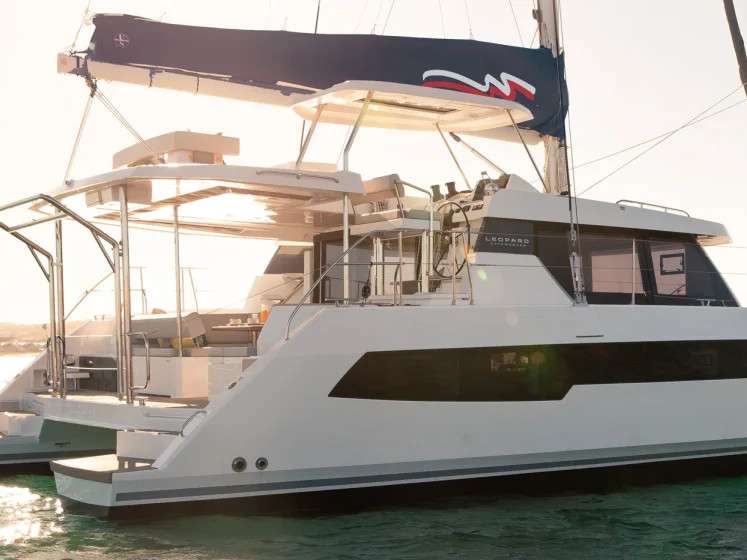 Catamarán Leopard 42