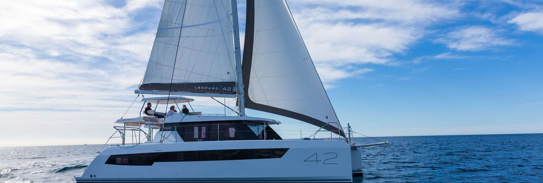 Катамаран Leopard 42
