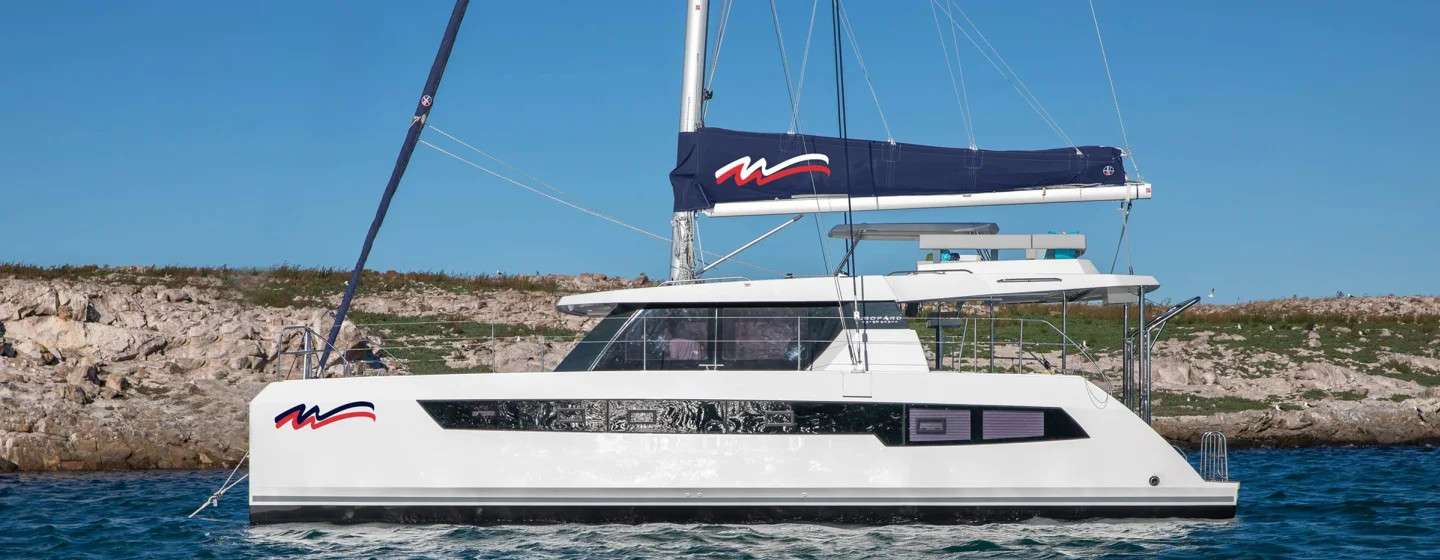 Catamarán Leopard 42