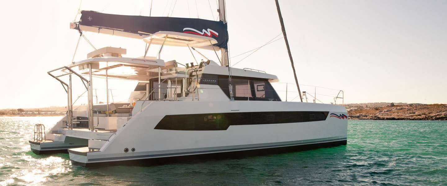 Catamarán Leopard 42