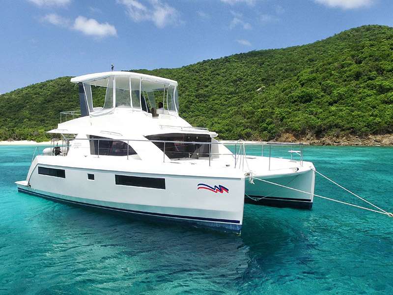 Catamarán a Motor Leopard 43 PC