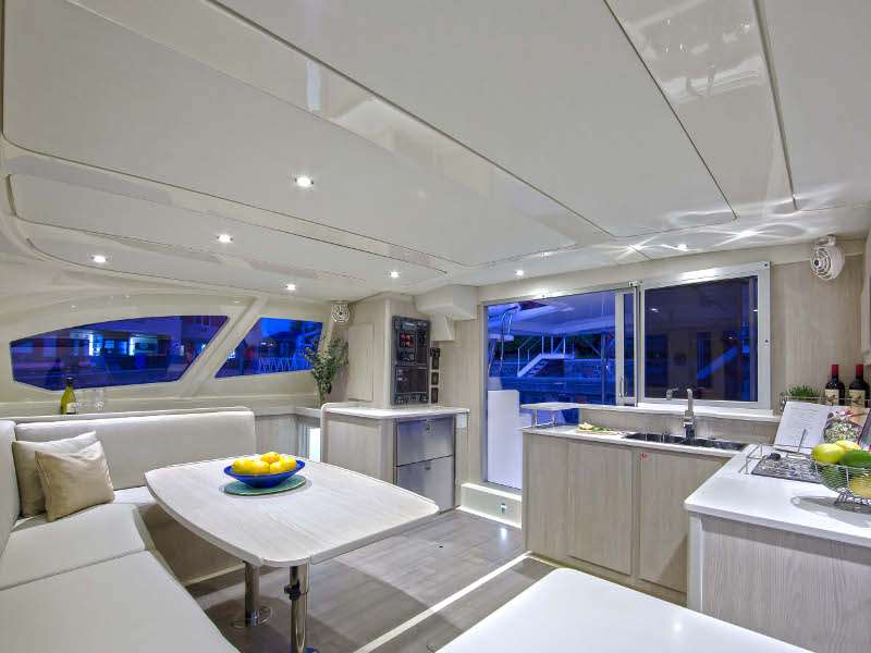 Catamaran Leopard 44