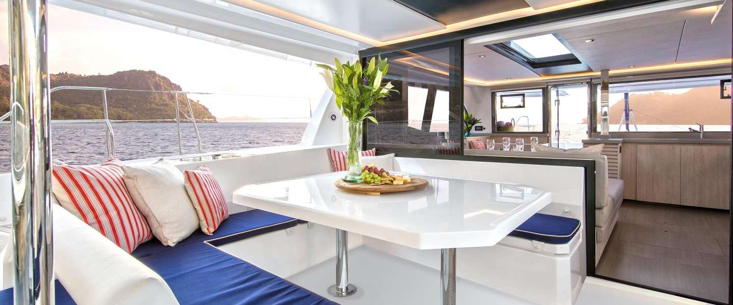 Catamaran Leopard 45