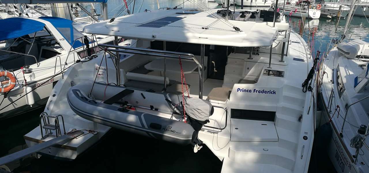 Catamarano Leopard 45