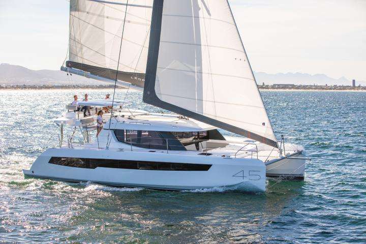 Catamaran Leopard 45