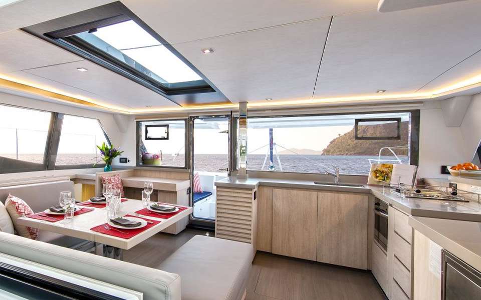 Catamaran Leopard 45