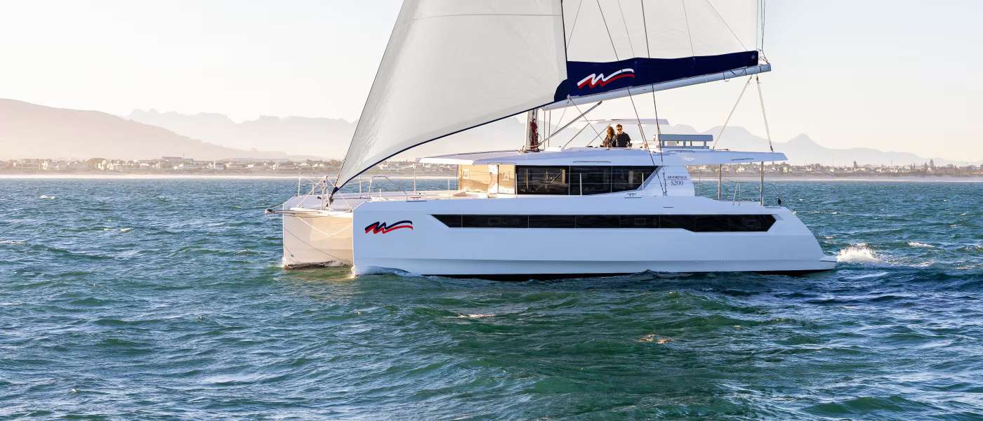 Catamaran Leopard 52