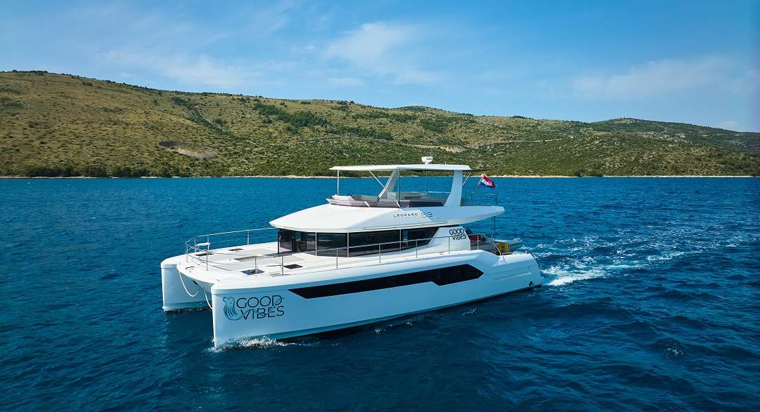 Power Catamaran Leopard 53 PC