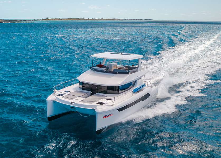 Catamaran à Moteur Leopard 53 PC