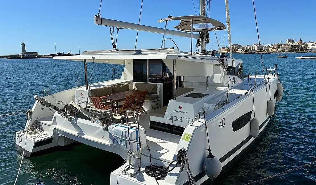 Catamaran Lucia 40