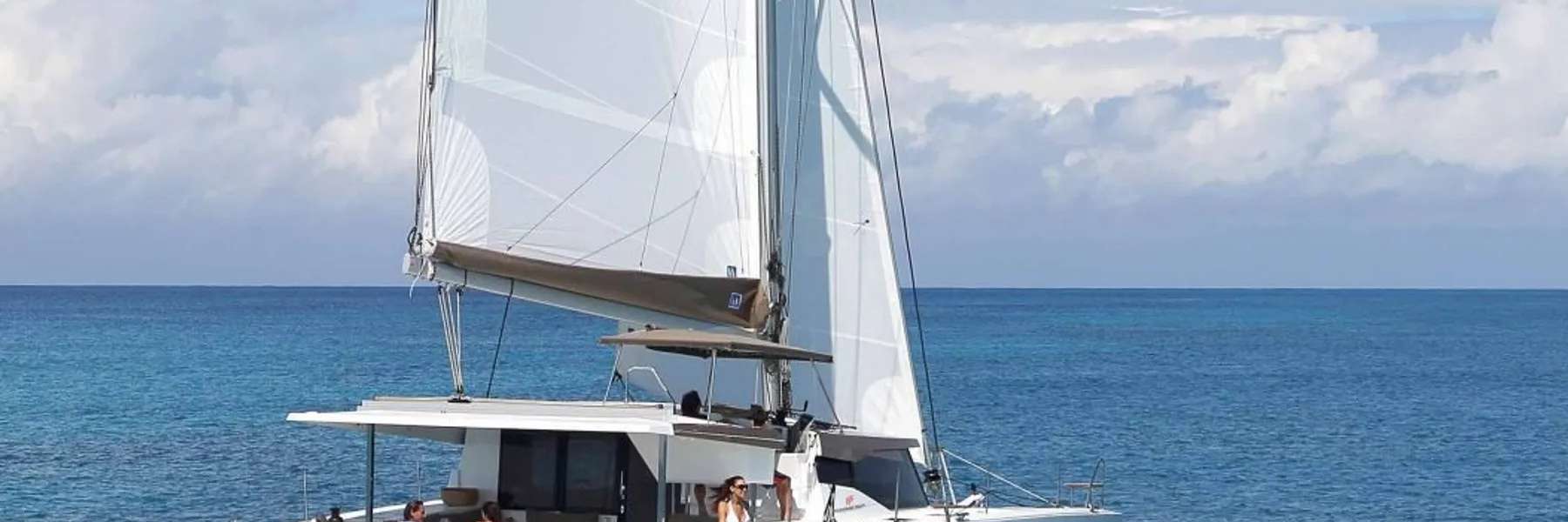 Catamaran Lucia 40