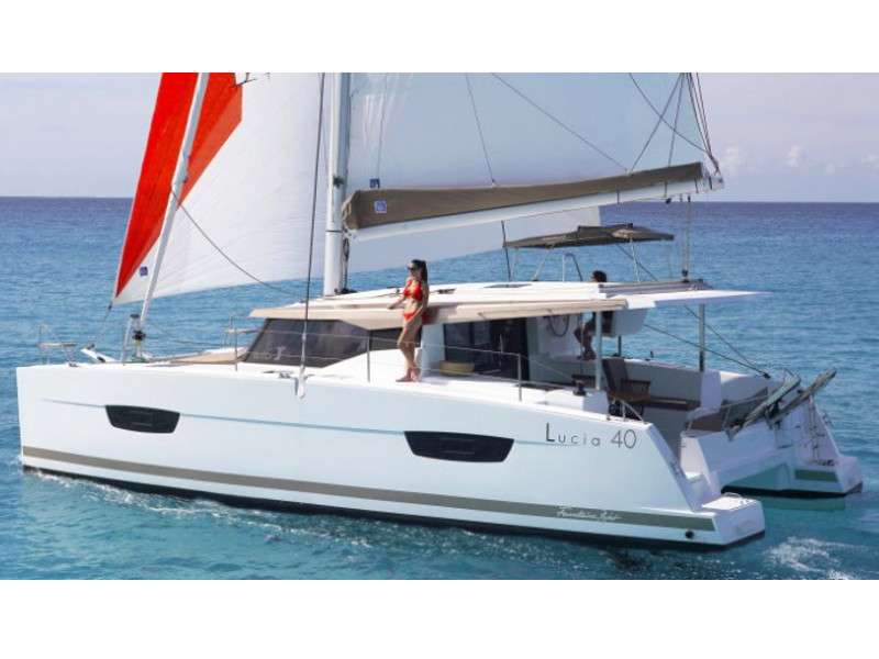 Catamaran Lucia 40