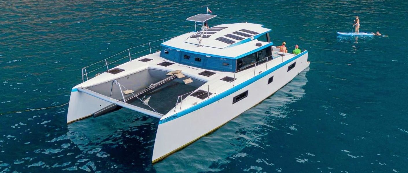 Catamarán a Motor Luna 47 Power