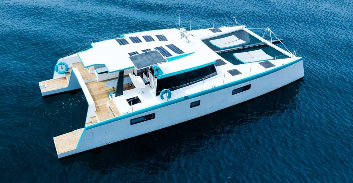 Моторный катамаран Luna 47 Power