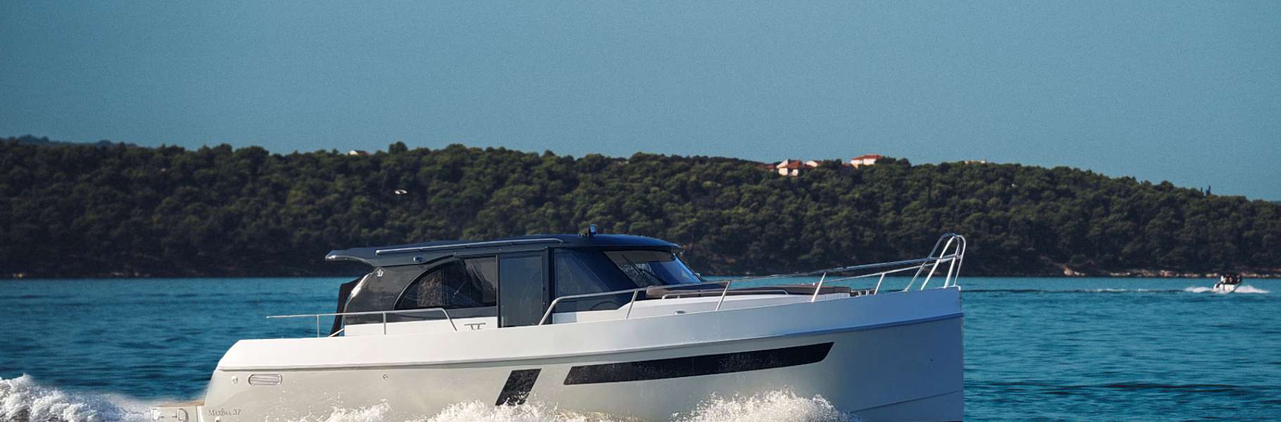 Motor boat Maxima 37