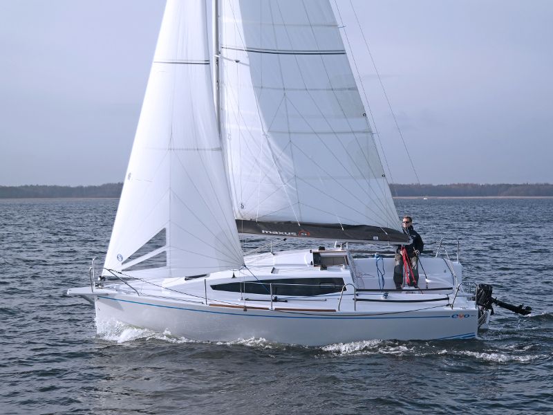 Velero Maxus 26