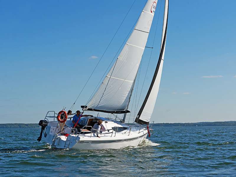 Velero Maxus 28