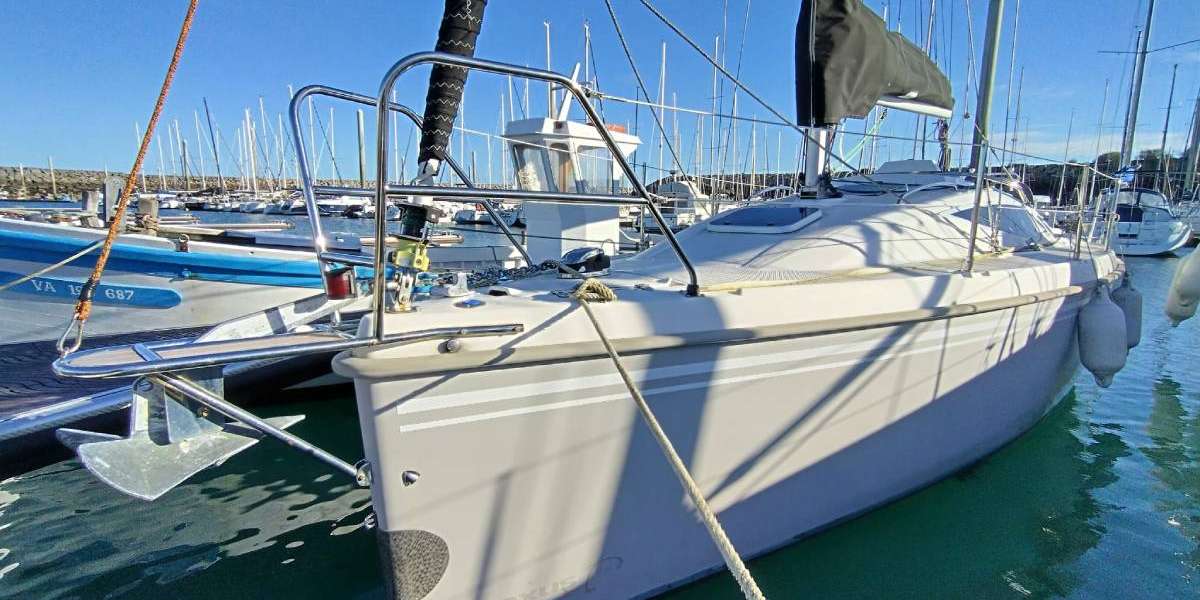 Sailboat Maxus 28