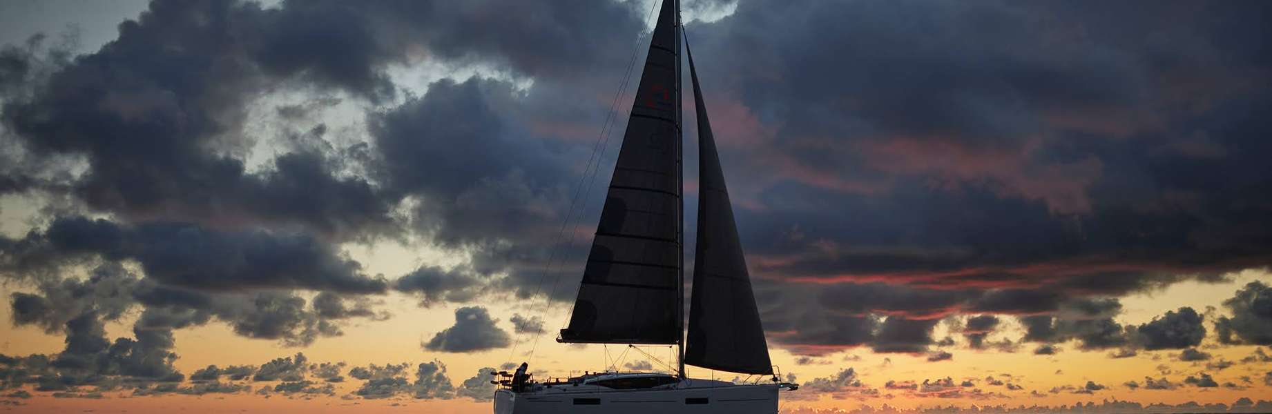 Sailboat Maxus 35