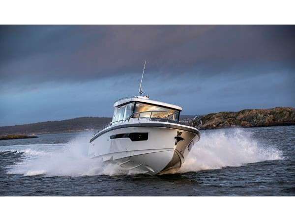 Barca a motore Nimbus C11