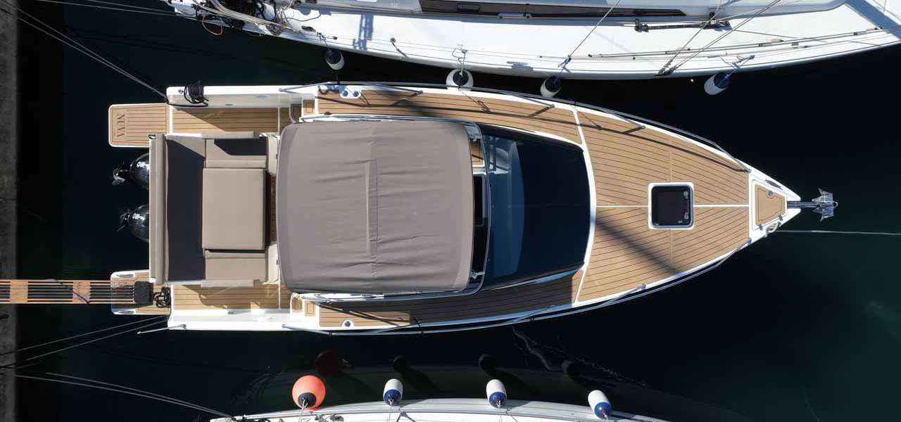 Bateaux à moteur Nuva M9 Cabin